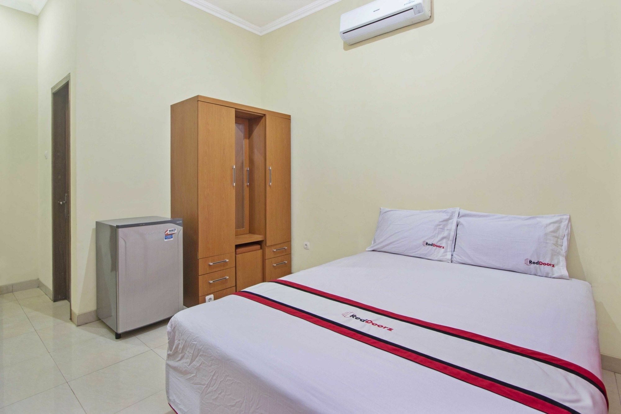 Reddoorz @ Pogung Baru Hotel Kejayan Екстериор снимка