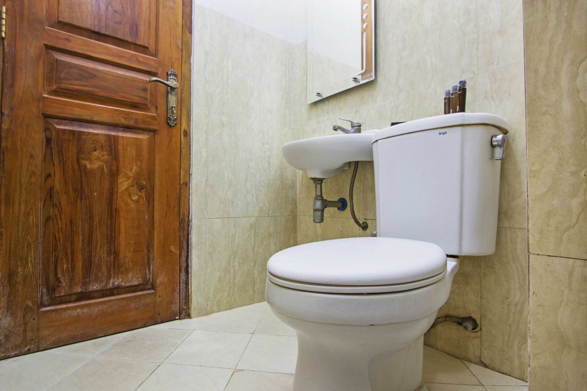 Reddoorz @ Pogung Baru Hotel Kejayan Екстериор снимка